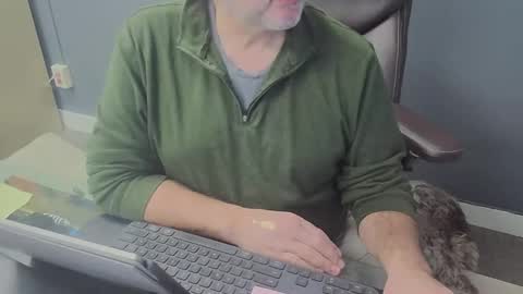 Snapshot of wisanonymousman chatting on 03-09-26, 06:12 Wisa Randy online show from 03-09-26, 06:12