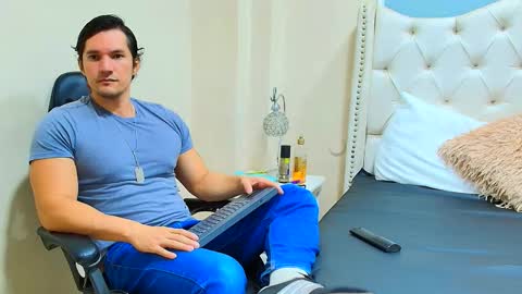 Snapshot of wiston_cox chatting on 01-15-26, 12:43 Wiston online show from 01-15-26, 12:43