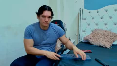 Snapshot of wiston_cox chatting on 02-24-26, 12:47 Wiston online show from 02-24-26, 12:47