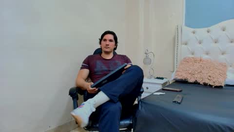 Snapshot of wiston_cox chatting on 02-27-26, 01:33 Wiston online show from 02-27-26, 01:33