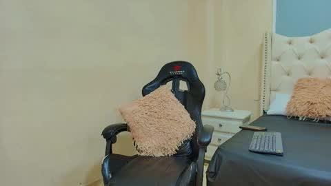 Snapshot of wiston_cox chatting on 03-10-26, 02:22 Wiston online show from 03-10-26, 02:22