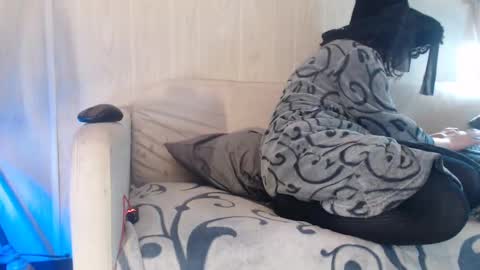 Snapshot of witchbitchmommy chatting on 02-08-25, 03:53 witchbitchmommy online show from 02-08-25, 03:53