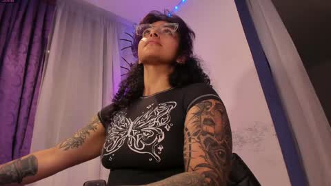 Snapshot of witchofhearts chatting on 01-03-25, 02:32 Luna Violeta A r t i s t online show from 01-03-25, 02:32