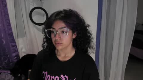 Snapshot of witchofhearts chatting on 01-05-25, 03:11 Luna Violeta A r t i s t online show from 01-05-25, 03:11