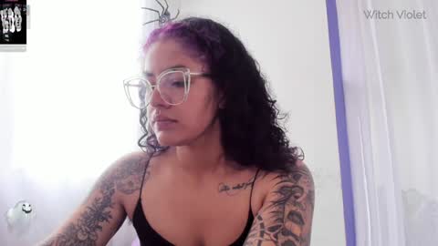     Luna Violeta  A r t i s t  online show from 01-29-25, 02:21