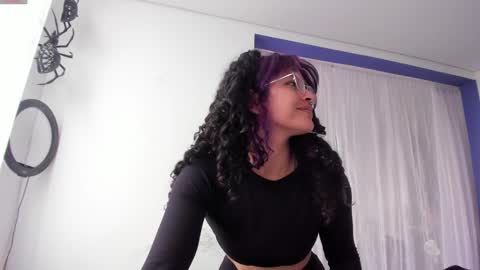     Luna Violeta  A r t i s t  online show from 03-11-25, 08:53