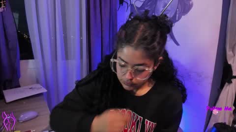 Snapshot of witchofhearts chatting on 11-20-25, 10:26 Luna Violeta A r t i s t online show from 11-20-25, 10:26