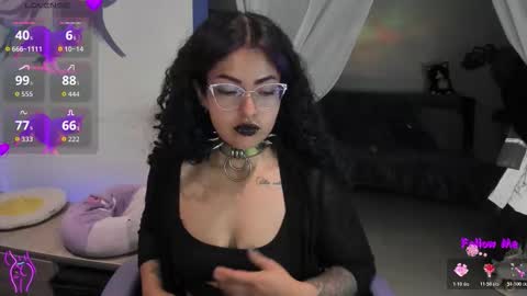     Luna Violeta  A r t i s t  online show from 01-07-26, 04:04