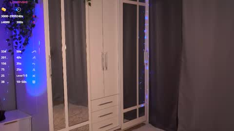 Snapshot of with_my_bae chatting on 10-14-25, 07:47 Hollis online show from 10-14-25, 07:47