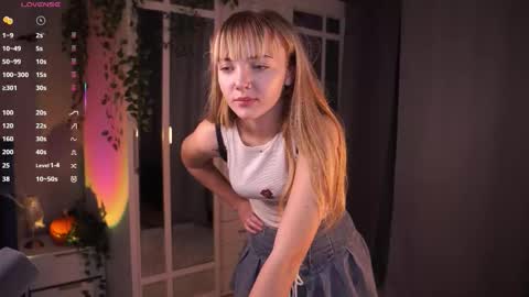 Snapshot of with_my_bae chatting on 10-29-25, 09:05 Hollis online show from 10-29-25, 09:05