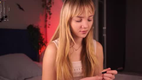 Snapshot of with_my_bae chatting on 11-05-25, 07:36 Hollis online show from 11-05-25, 07:36