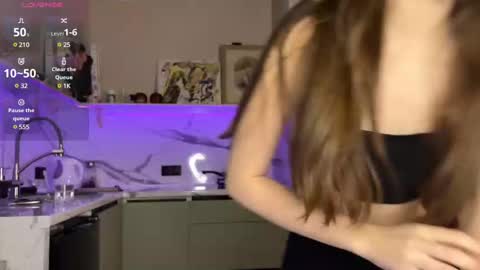 Isobelle online show from 01-30-25, 07:18