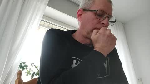 Snapshot of wittzel chatting on 02-14-26, 09:39 wittzel online show from 02-14-26, 09:39