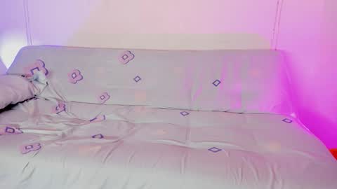 Snapshot of wizycandy_1 chatting on 11-13-25, 10:30 Wiz and Candy online show from 11-13-25, 10:30