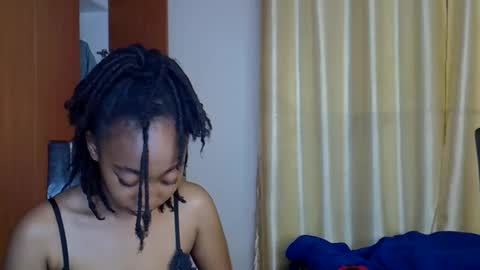 girlie o online show from 02-10-25, 12:30