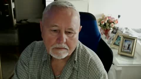 wlodek165 online show from 04-13-26, 07:47