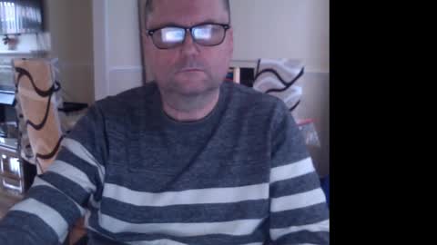 Snapshot of wobble444 chatting on 02-10-25, 10:31 wobble444 online show from 02-10-25, 10:31