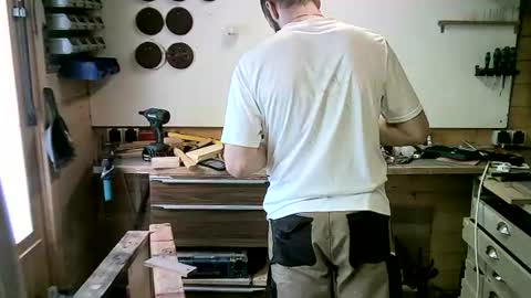 wolf021221 online show from 09-15-25, 11:21