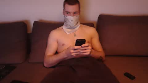 Snapshot of wolf021221 chatting on 04-07-26, 08:37 wolf021221 online show from 04-07-26, 08:37