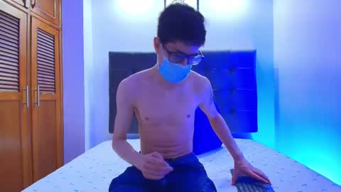 Snapshot of wolfan_sky chatting on 01-17-25, 11:17 W O L F online show from 01-17-25, 11:17