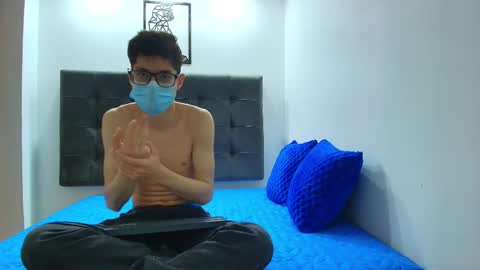 Snapshot of wolfan_sky chatting on 01-21-25, 11:13 W O L F online show from 01-21-25, 11:13