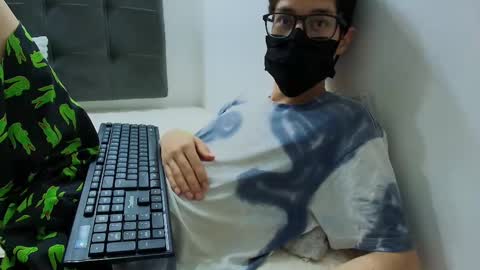 Snapshot of wolfan_sky chatting on 02-18-25, 11:33 W O L F online show from 02-18-25, 11:33