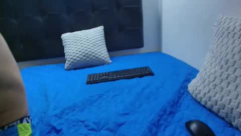 Snapshot of wolfan_sky chatting on 02-28-25, 11:14 W O L F online show from 02-28-25, 11:14