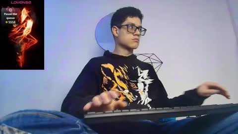 Snapshot of wolfan_sky chatting on 09-24-25, 11:46 W O L F online show from 09-24-25, 11:46