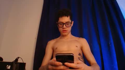 Snapshot of wolfan_sky chatting on 10-14-25, 11:33 W O L F online show from 10-14-25, 11:33