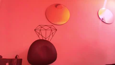 Snapshot of wolfan_sky chatting on 10-23-25, 11:20 W O L F online show from 10-23-25, 11:20