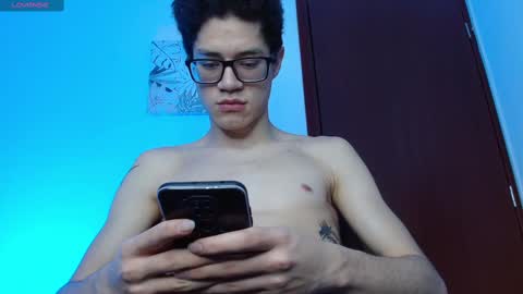 Snapshot of wolfan_sky chatting on 11-17-25, 01:39 W O L F online show from 11-17-25, 01:39