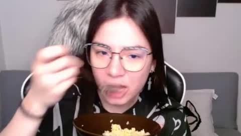 Alex online show from 10-11-25, 02:44