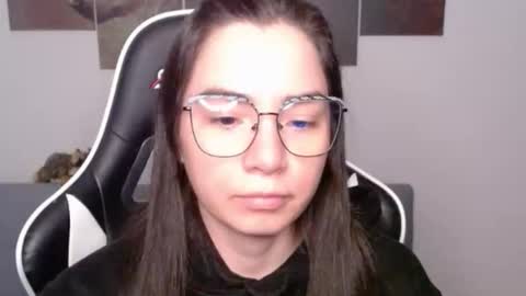 Alex online show from 06-08-26, 01:39