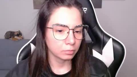 Alex online show from 06-11-26, 02:22