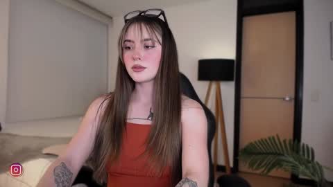 Snapshot of wolfsfoster chatting on 12-21-24, 03:14   online show from 12-21-24, 03:14