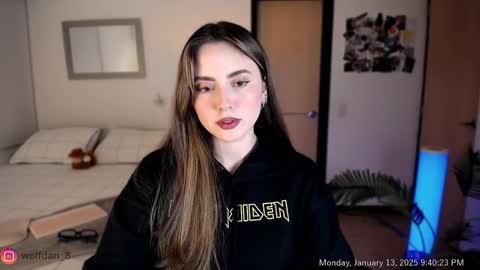 Snapshot of wolfsfoster chatting on 01-14-25, 02:40   online show from 01-14-25, 02:40