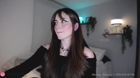 Snapshot of wolfsfoster chatting on 02-04-25, 02:28   online show from 02-04-25, 02:28