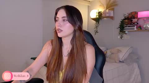 Snapshot of wolfsfoster chatting on 10-01-25, 03:23   online show from 10-01-25, 03:23