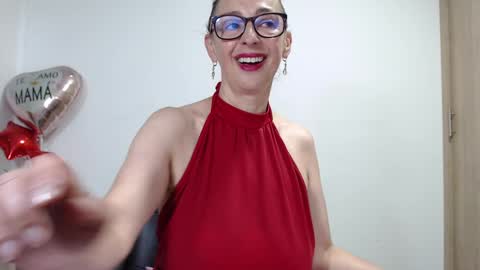 Snapshot of womanhornyx chatting on 01-31-25, 01:34 Womanhornyx online show from 01-31-25, 01:34