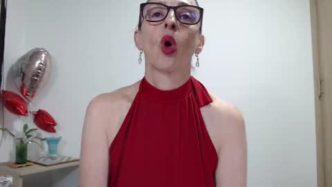 Snapshot of womanhornyx chatting on 03-12-25, 09:35 Womanhornyx online show from 03-12-25, 09:35