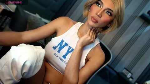 Julia online show from 03-10-26, 05:01