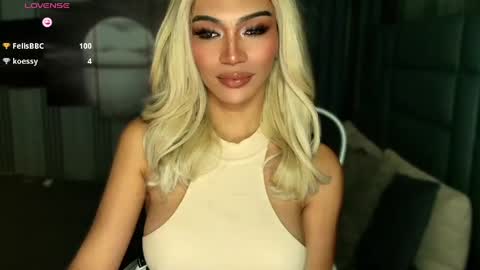 Julia online show from 04-30-26, 06:42