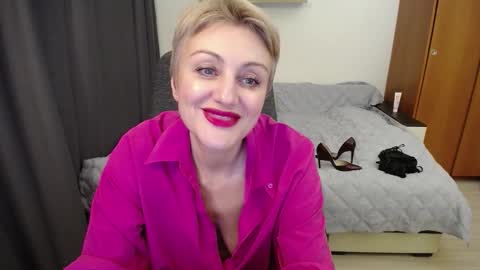 Snapshot of women_pleasures chatting on 02-21-26, 08:43 women_pleasures online show from 02-21-26, 08:43