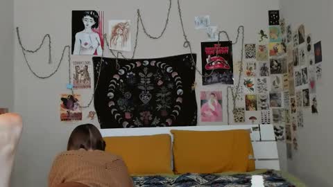 wonderconnie online show from 10-19-25, 03:34