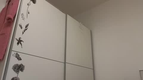 Snapshot of wondergirl_68 chatting on 12-14-24, 12:01 Wondergirl online show from 12-14-24, 12:01