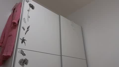 Snapshot of wondergirl_68 chatting on 12-21-24, 12:06 Wondergirl online show from 12-21-24, 12:06