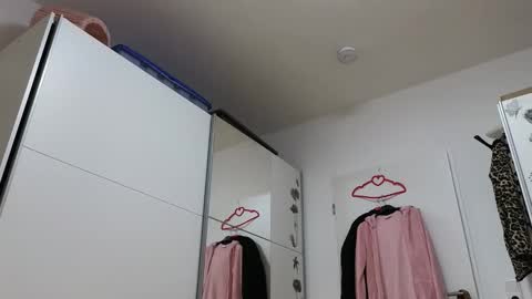 Snapshot of wondergirl_68 chatting on 11-27-25, 09:11 Wondergirl online show from 11-27-25, 09:11