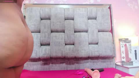 Snapshot of wonderkloe_ chatting on 11-04-25, 08:30 wonderkloe_ online show from 11-04-25, 08:30