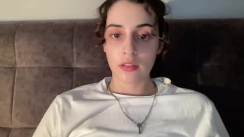 Stia online show from 09-17-25, 01:24