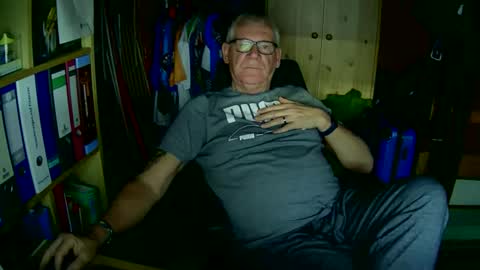 Snapshot of wonneprop10 chatting on 03-15-26, 04:02 Always Horny online show from 03-15-26, 04:02